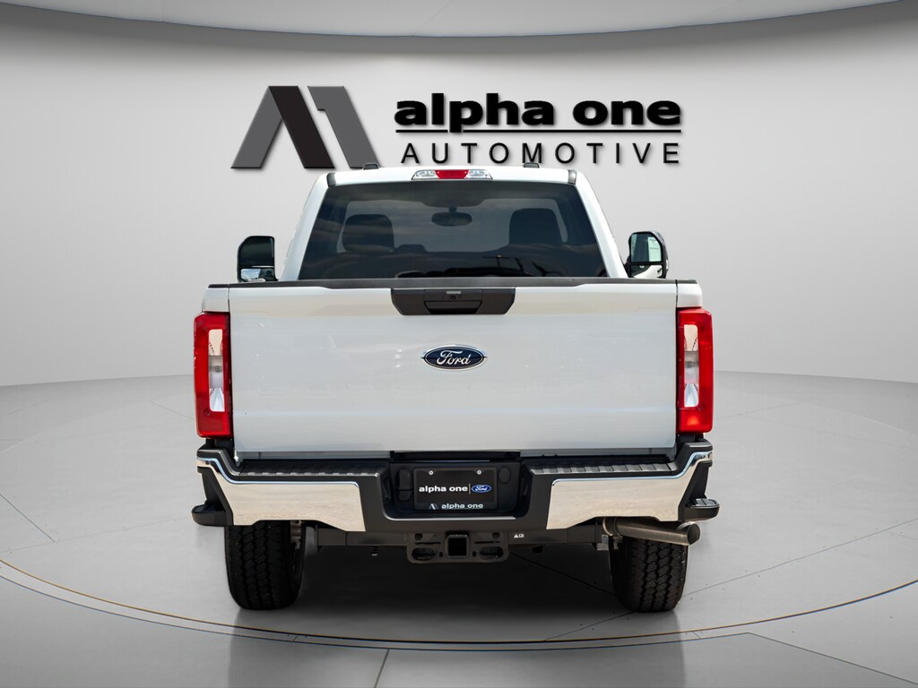 2025 Ford F-350 Super Duty XLT - Photo 9