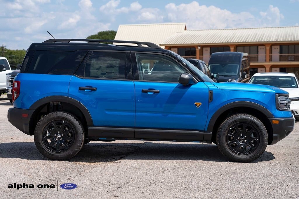 2025 Ford Bronco Sport Badlands photo 2