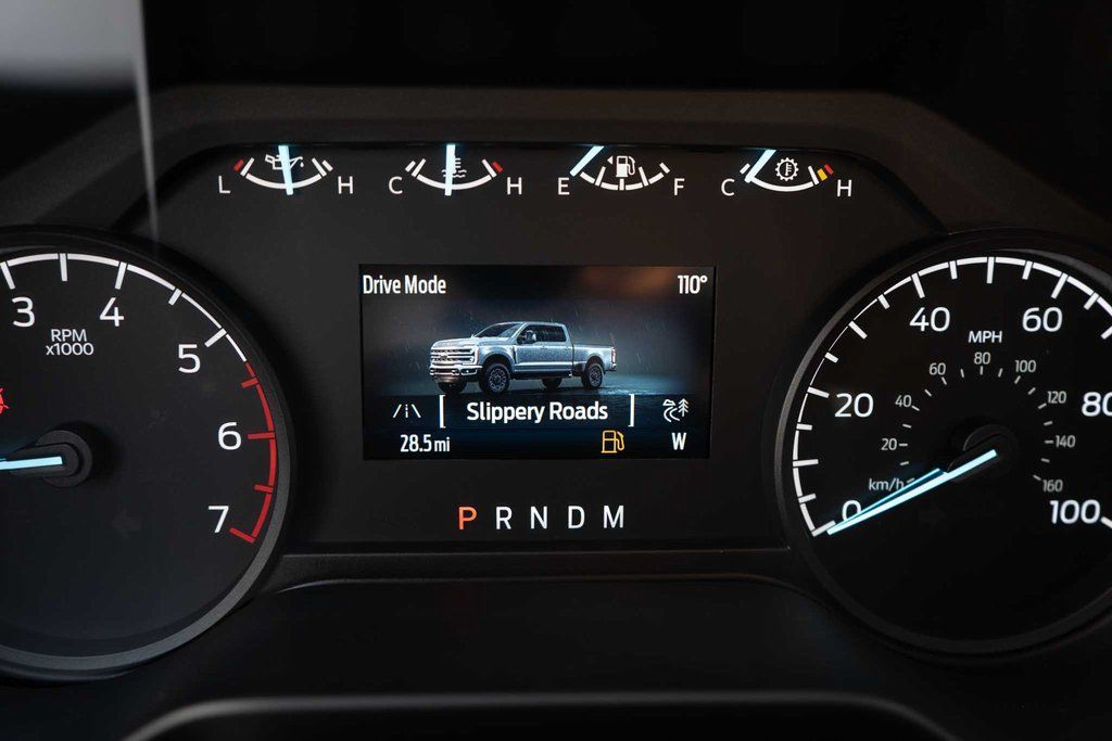 2025 Ford F-350 Super Duty XLT - Photo 26