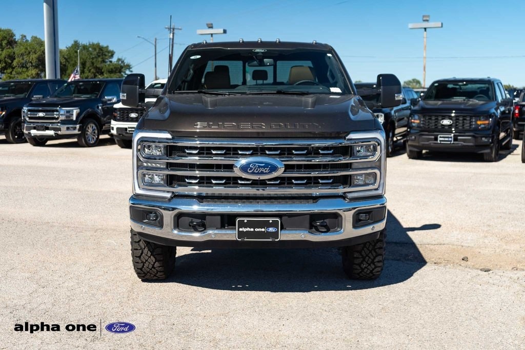 New 2025 Ford F-250SD Lariat Truck