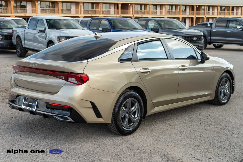2022 Kia K5 LXS - Photo 6