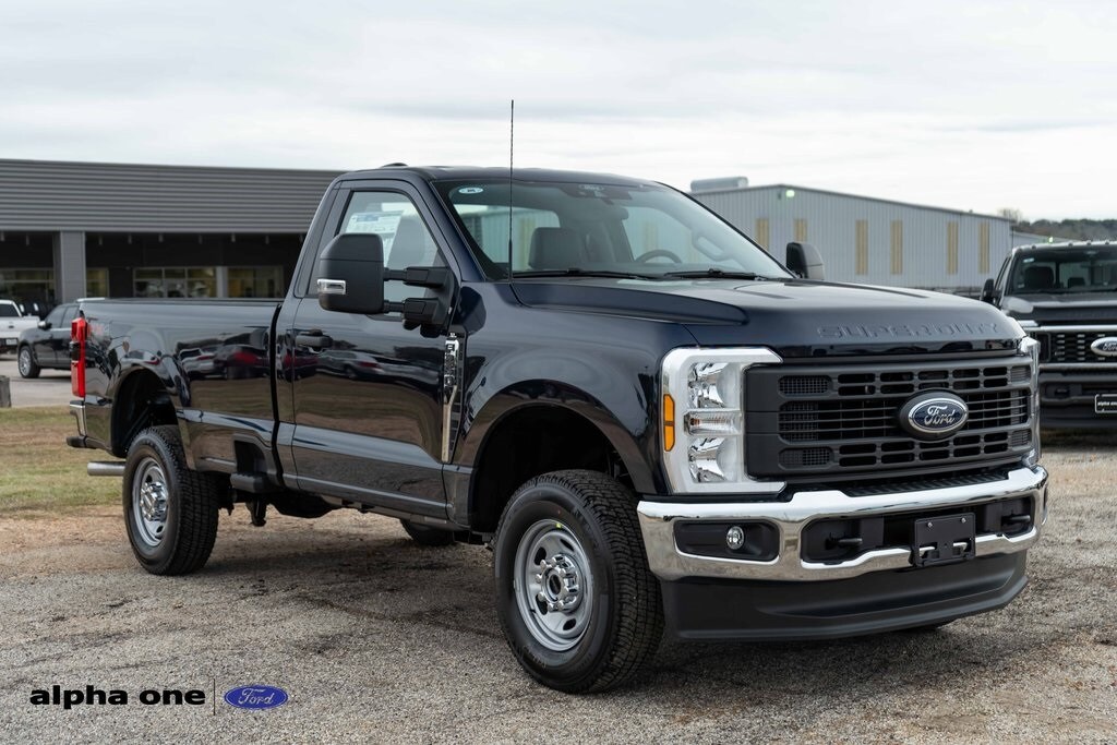 2025 Ford F-250 XLT photo 3