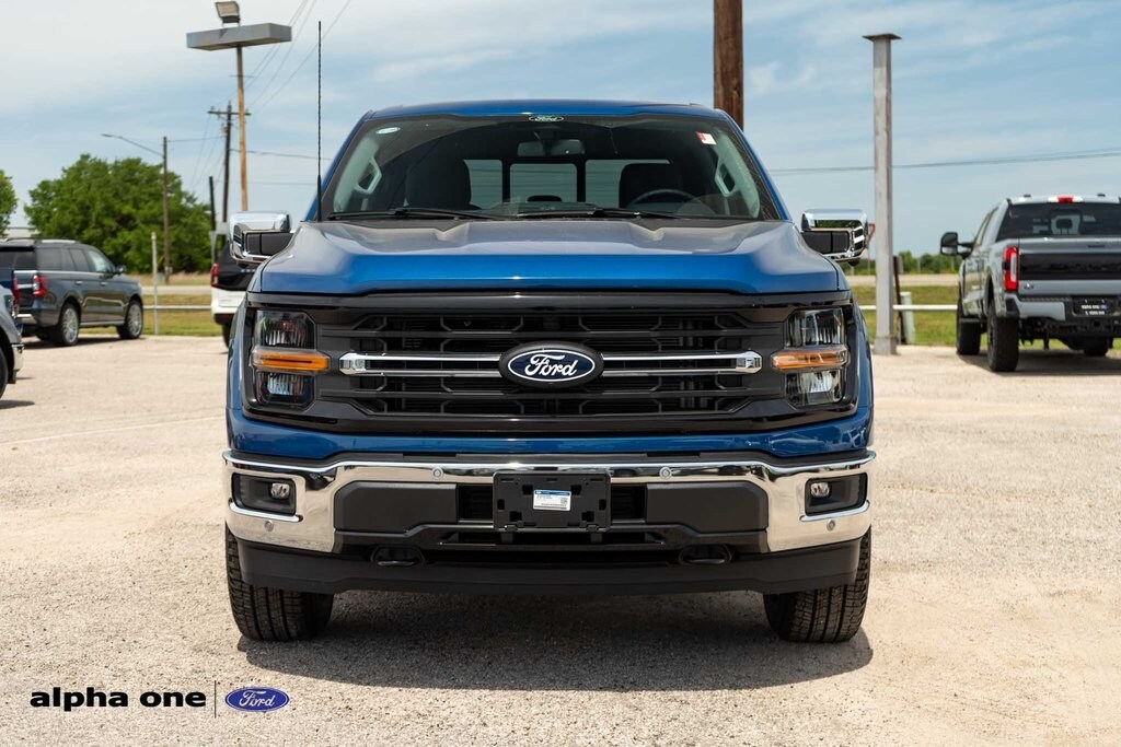 2025 Ford F-150 XLT photo 2