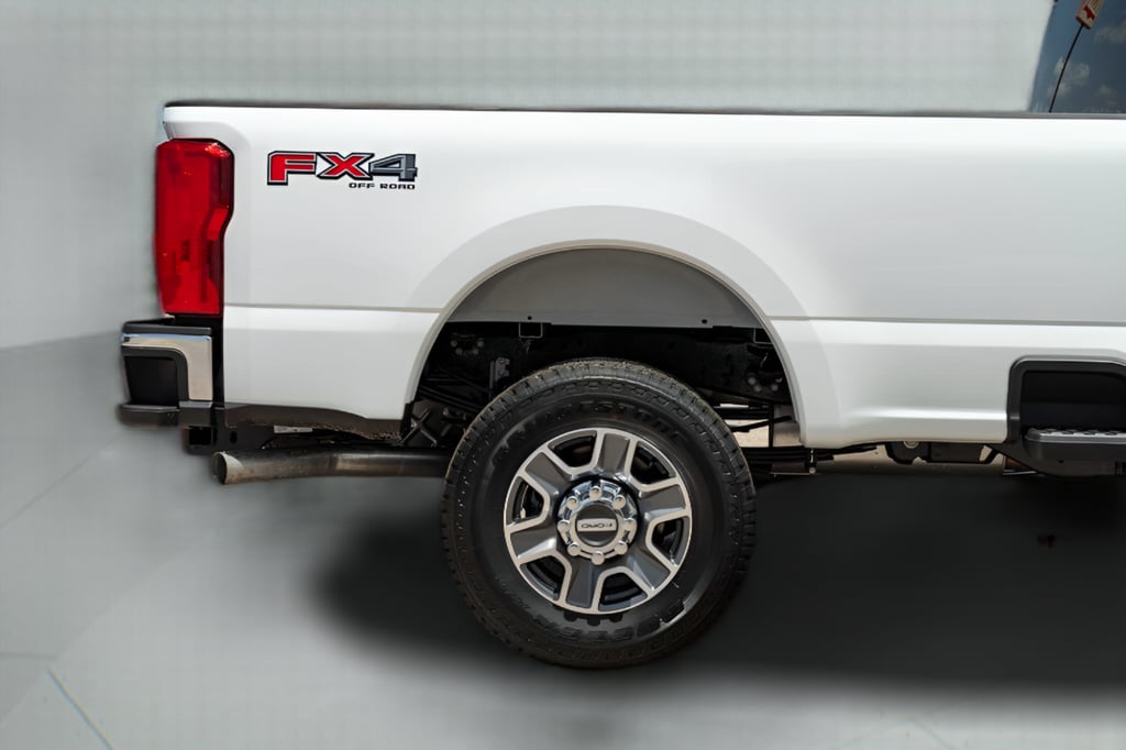 2025 Ford F-350 Super Duty XLT - Photo 7