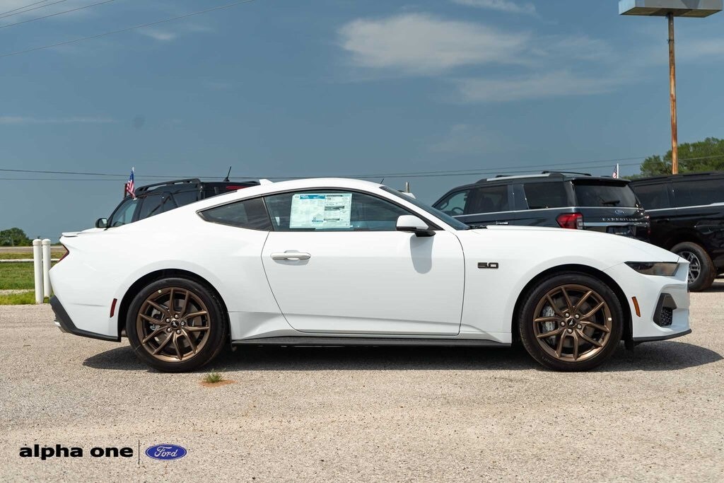 2025 Ford Mustang GT Premium photo 4