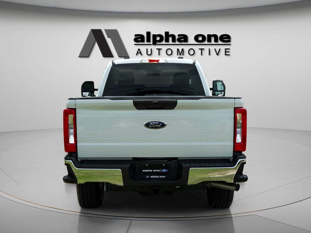 2025 Ford F-350 Super Duty XLT - Photo 9