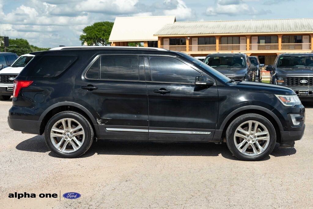Used 2017 Ford Explorer XLT SUV