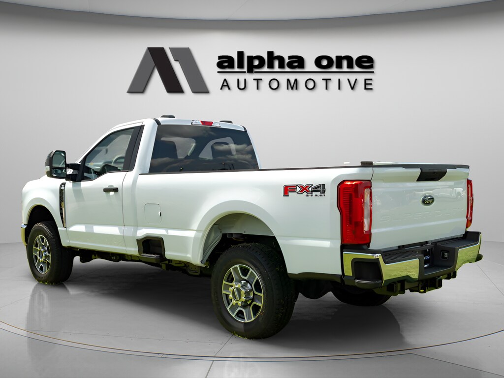 2025 Ford F-350 Super Duty XLT - Photo 11