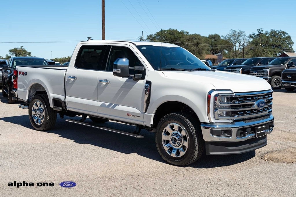 New 2025 Ford F-250SD Lariat Truck