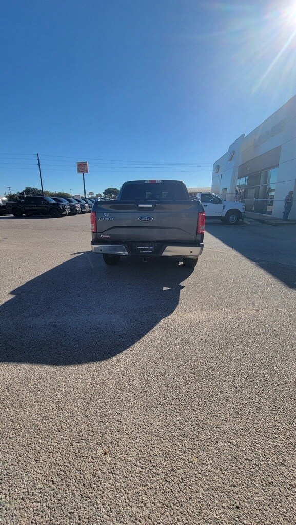 2015 Ford F-150 XLT photo 4