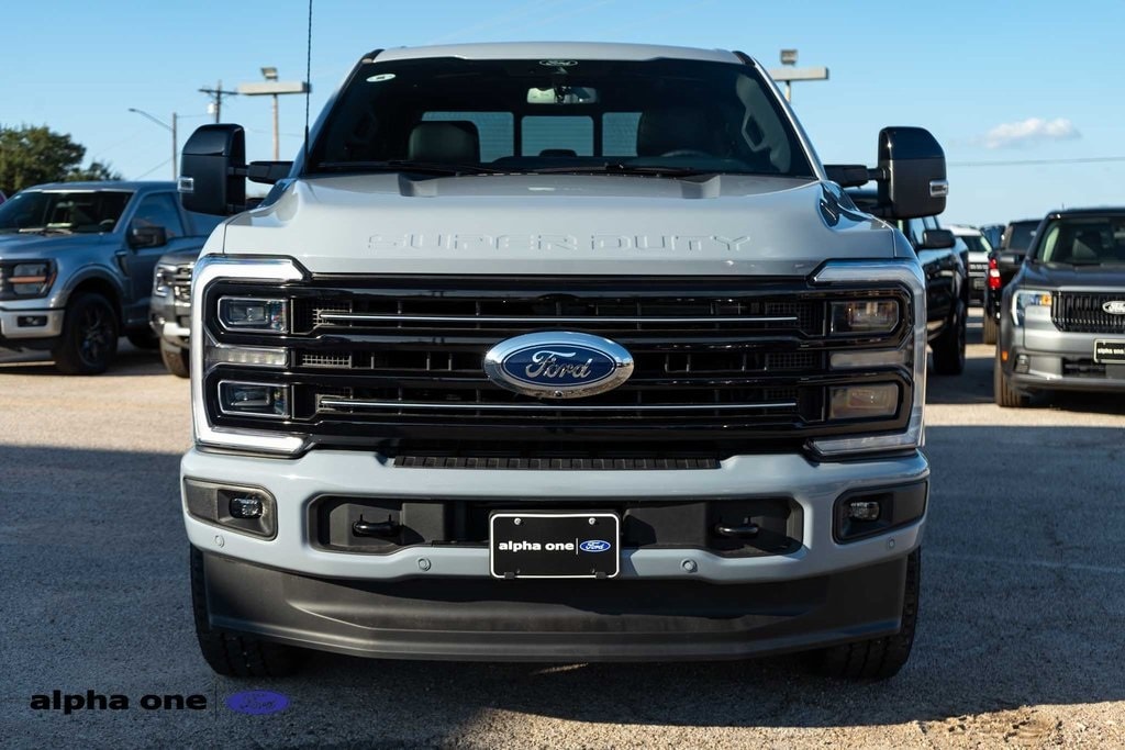 New 2025 Ford F-250SD Platinum Truck