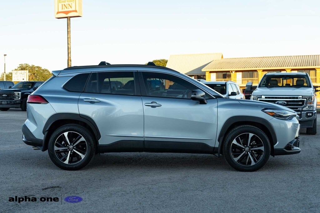 2025 Toyota Corolla Hybrid XSE photo 3