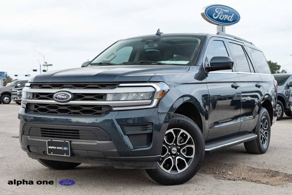 2022 Ford Expedition XLT's photo
