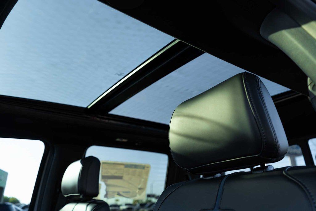 2025 Ford F-250 Super Duty Platinum - Photo 14