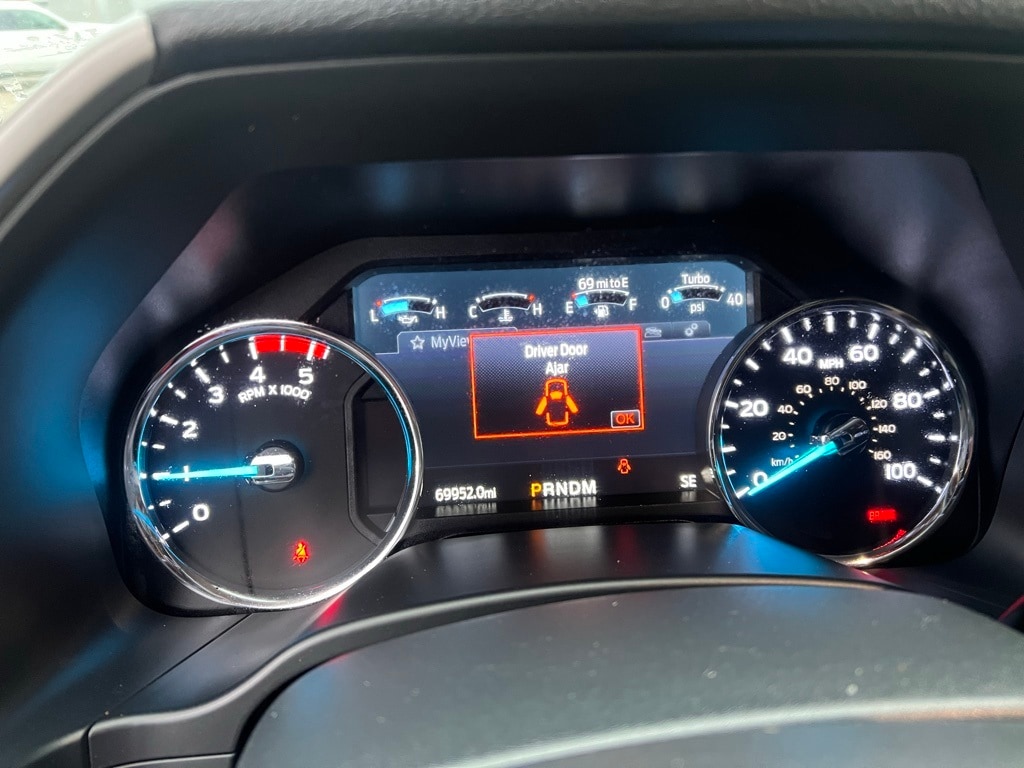 2022 Ford F-250 Super Duty Lariat's photo