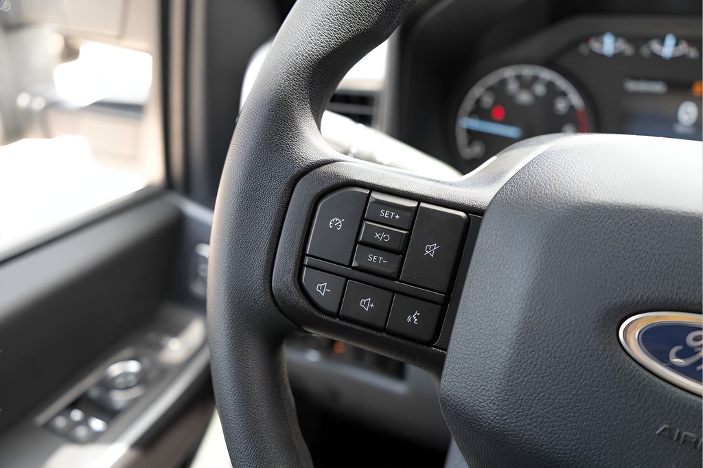 2025 Ford F-350 Super Duty XLT - Photo 19