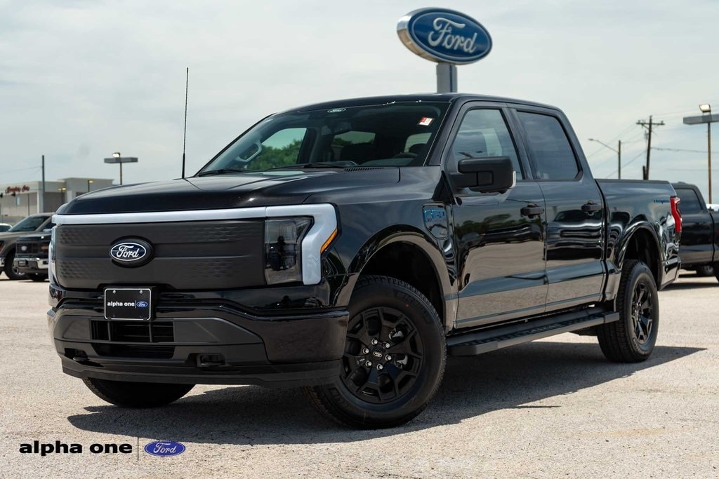 2025 Ford F-150 Lightning XLT's photo