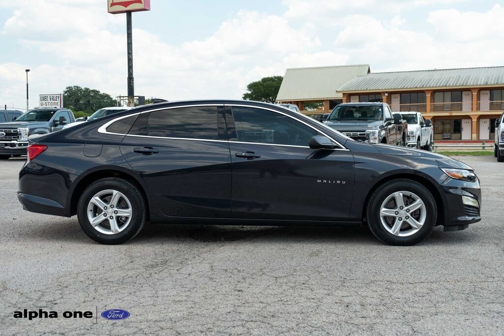 2023 Chevrolet Malibu 1LT photo 4