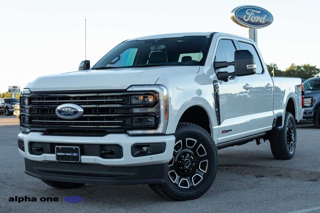 2025 Ford F-250 Super Duty Platinum's photo