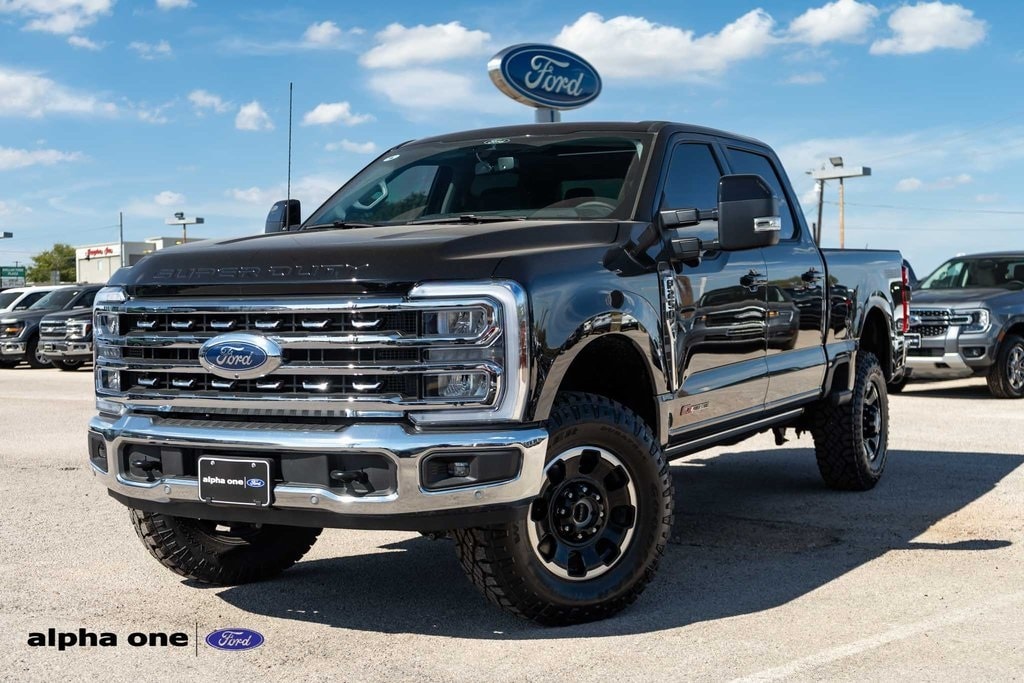 2025 Ford F-250 Super Duty Lariat's photo