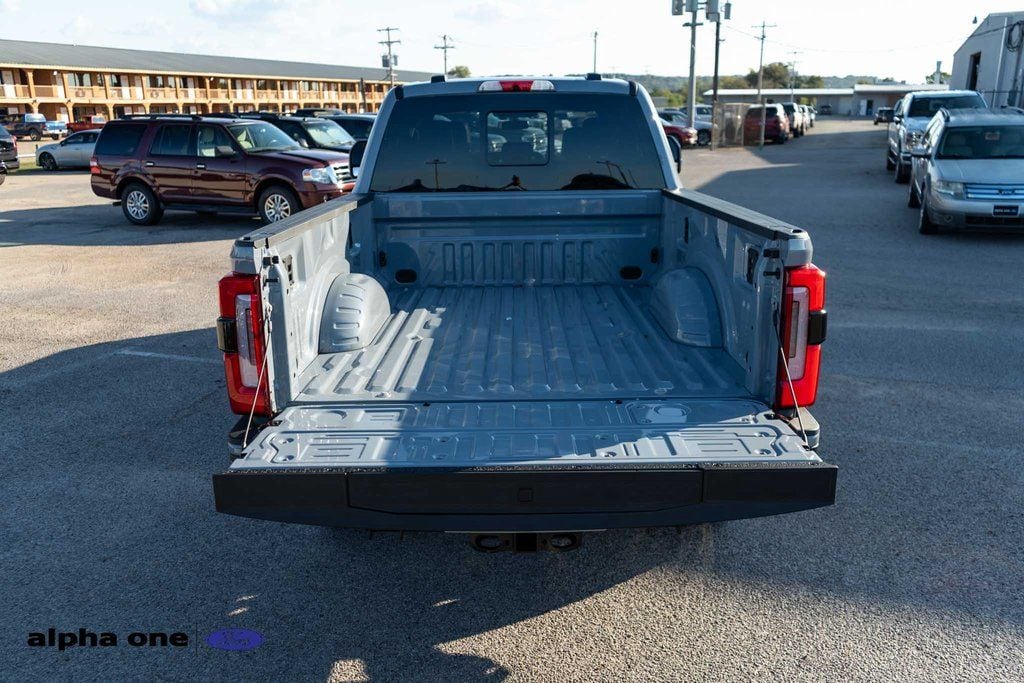 2025 Ford F-250 Super Duty Platinum - Photo 8
