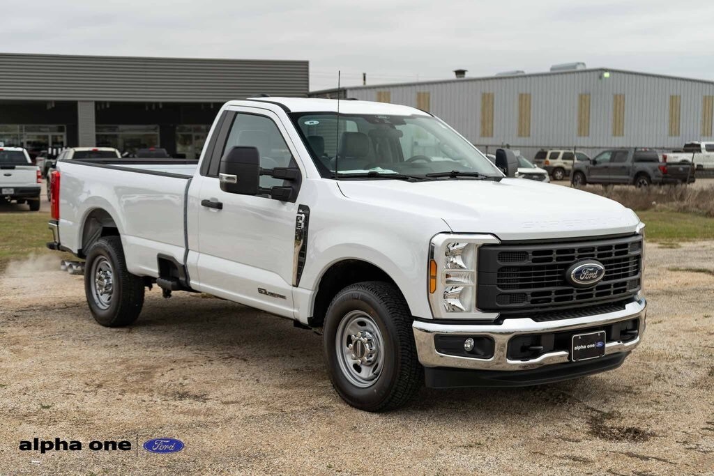 2025 Ford F-250 photo 3