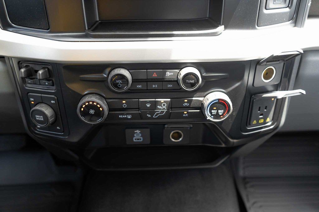 2025 Ford F-350 Super Duty XLT - Photo 17