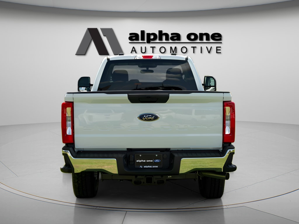 2025 Ford F-350 Super Duty XLT - Photo 9