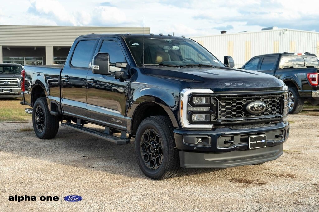 2025 Ford F-250 photo 3