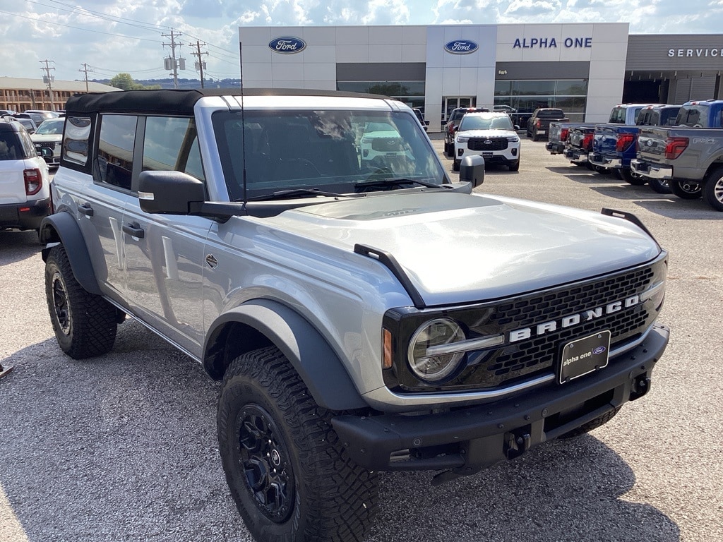 2024 Ford Bronco 4-Door Wildtrak's photo