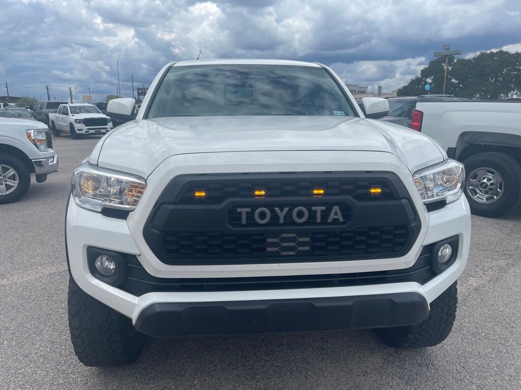 2022 Toyota Tacoma SR5 photo 3