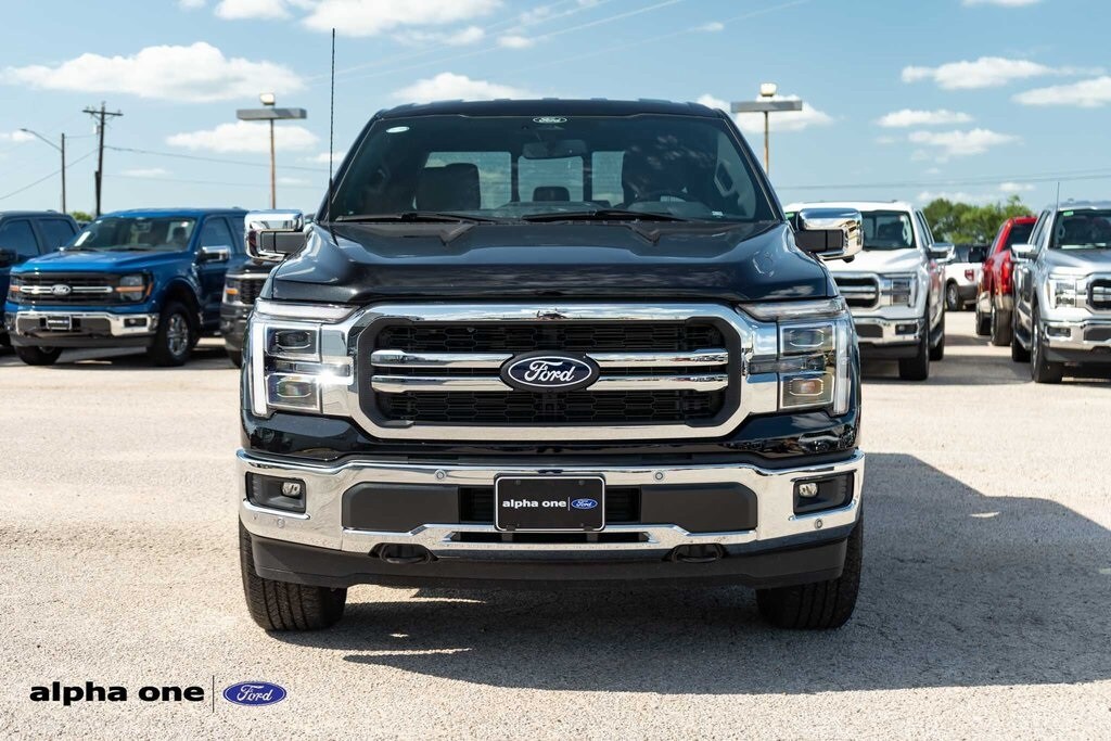 2025 Ford F-150 Lariat photo 2