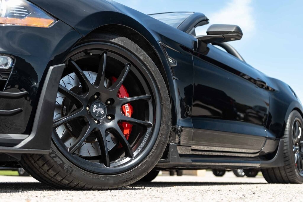 2021 Ford Mustang Shelby photo 2