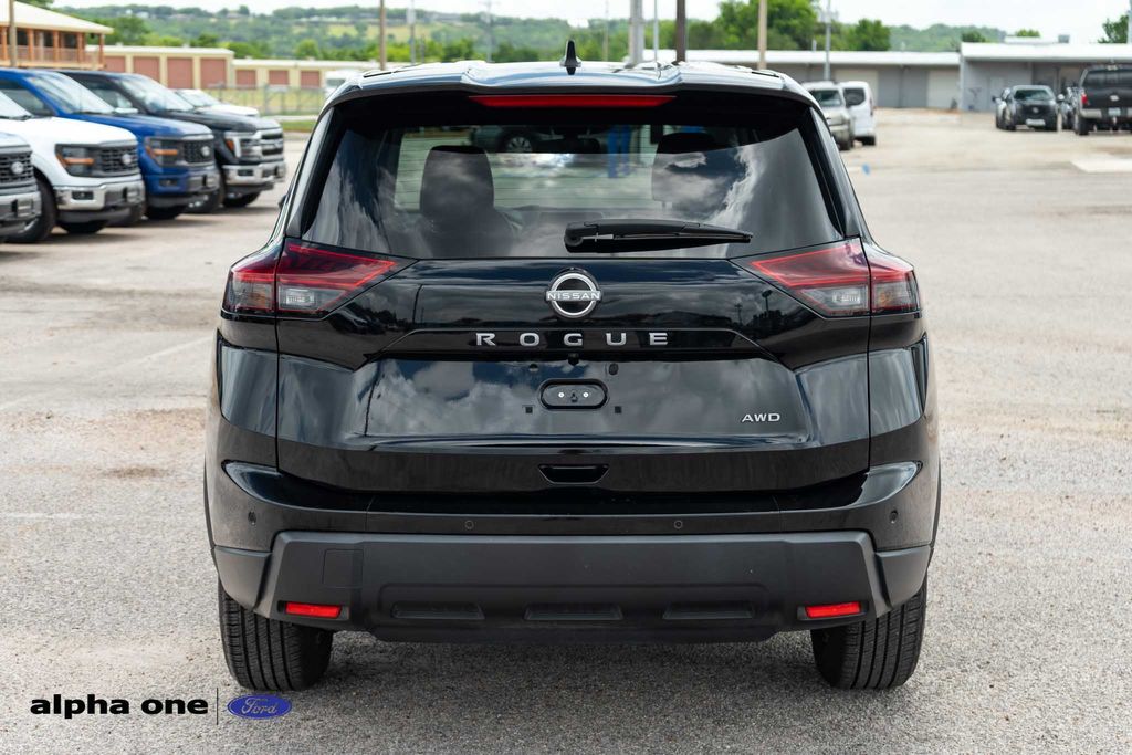 2024 Nissan Rogue S - Photo 7
