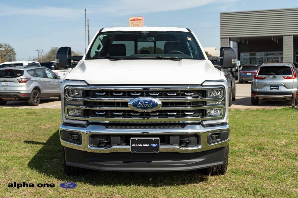 2025 Ford F-350 photo 2