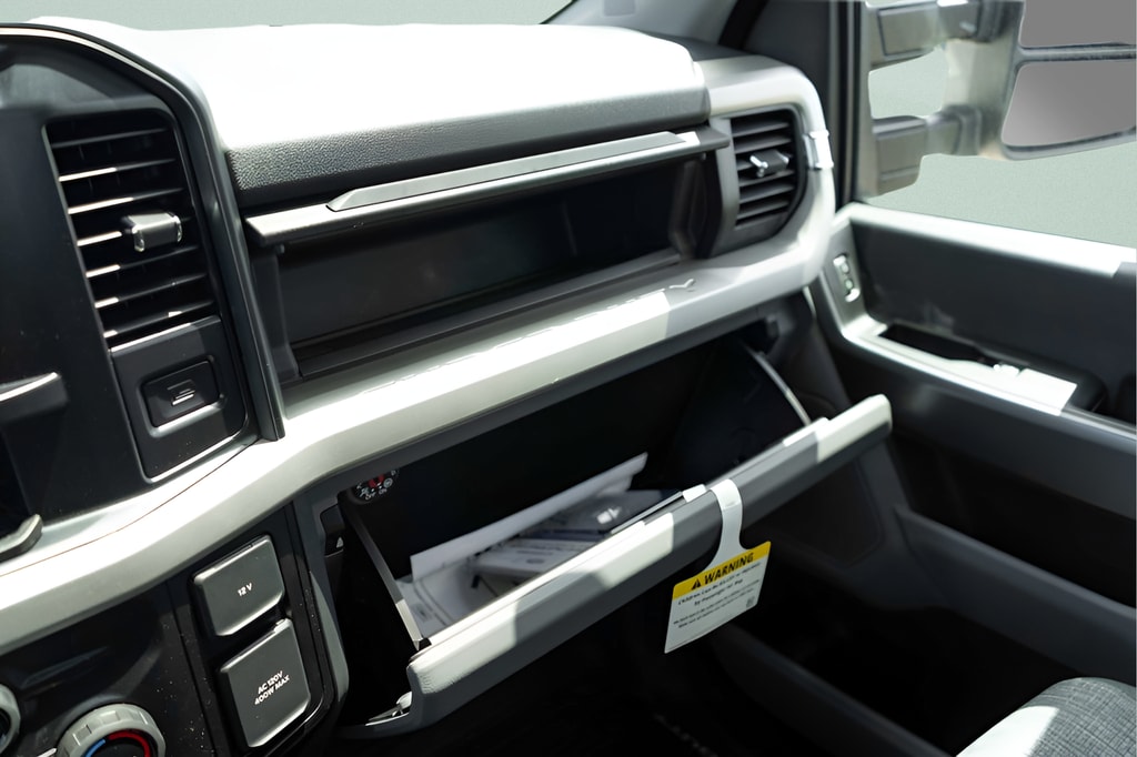 2025 Ford F-350 Super Duty XLT - Photo 18