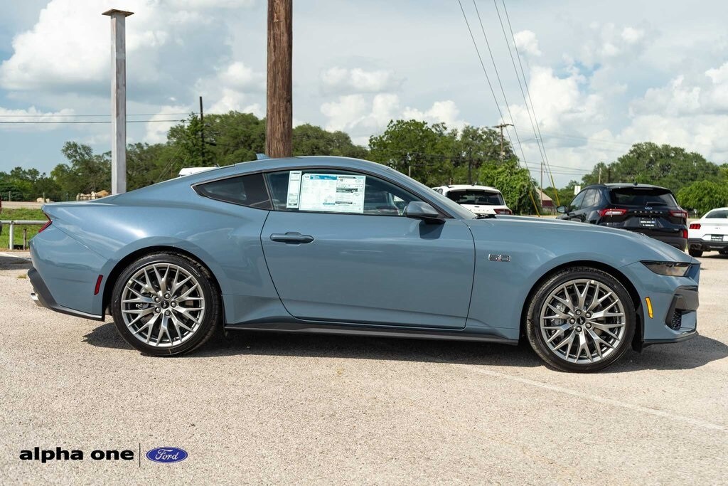 2025 Ford Mustang GT Premium photo 4
