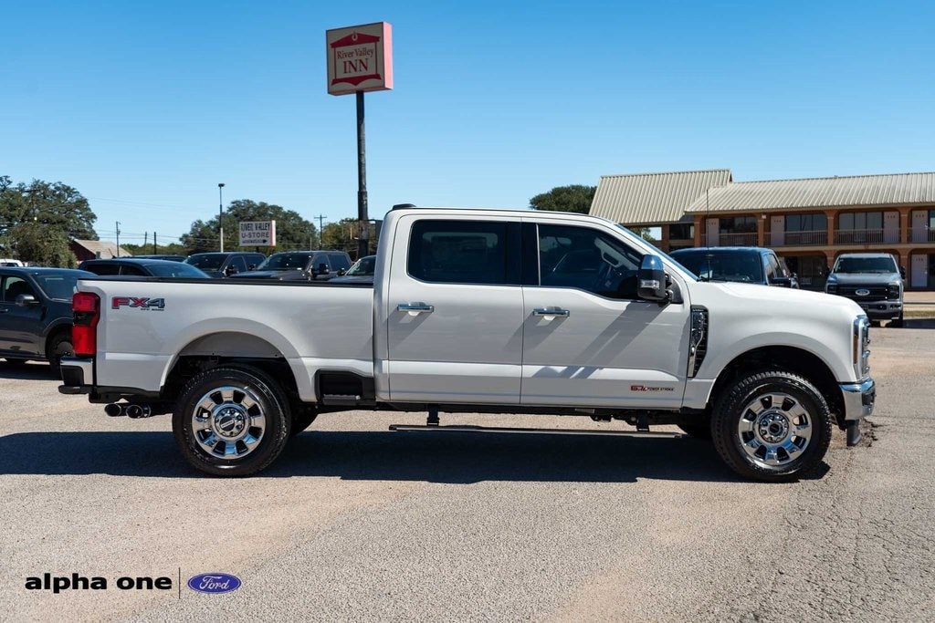 New 2025 Ford F-250SD Lariat Truck