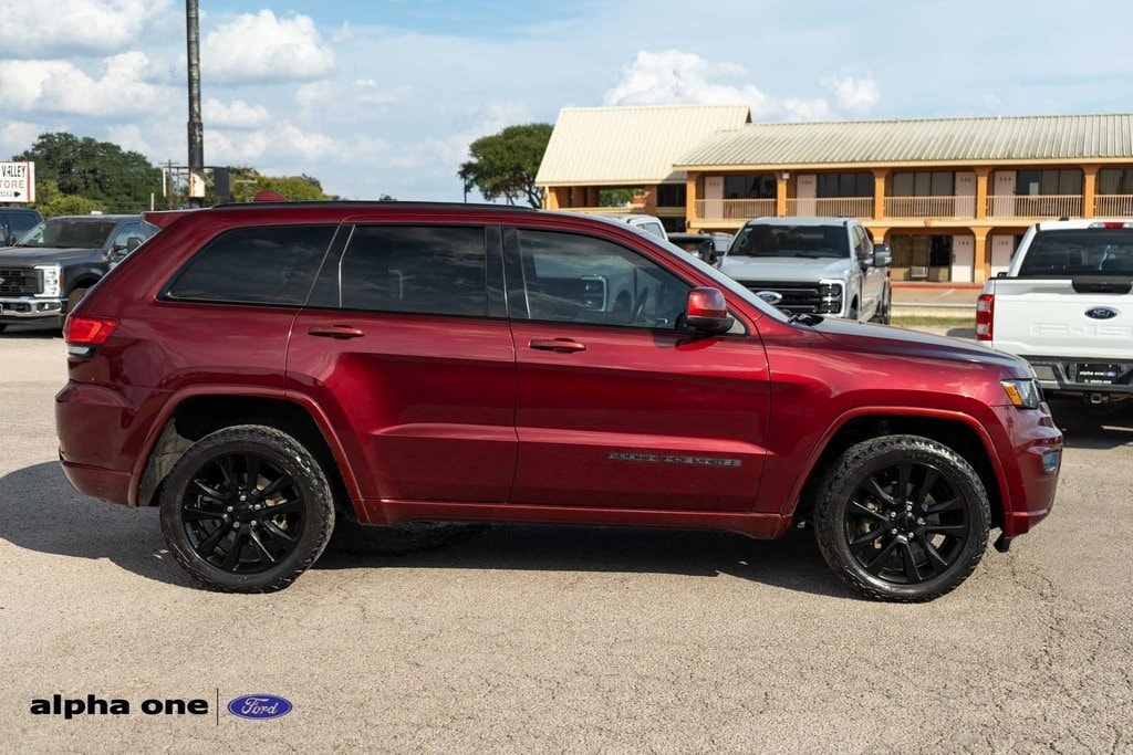 Used 2018 Jeep Grand Cherokee Altitude SUV