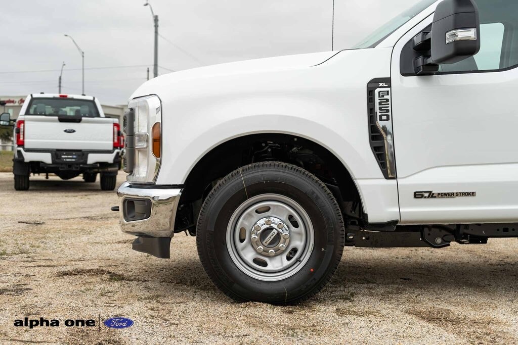 2025 Ford F-250 Super Duty XL - Photo 11