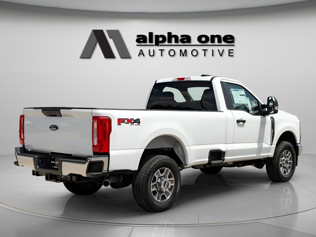 2025 Ford F-350 Super Duty XLT - Photo 8