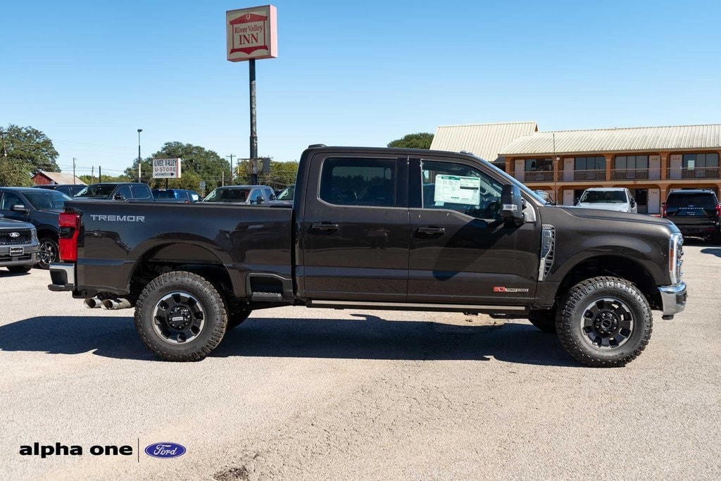 New 2025 Ford F-250SD Lariat Truck