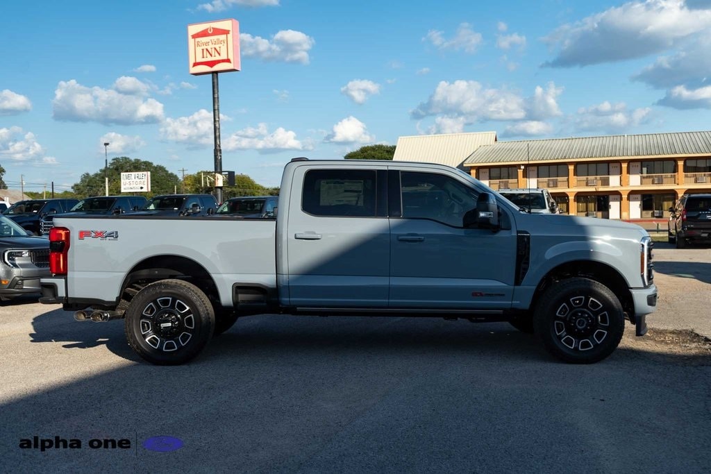 New 2025 Ford F-250SD Platinum Truck