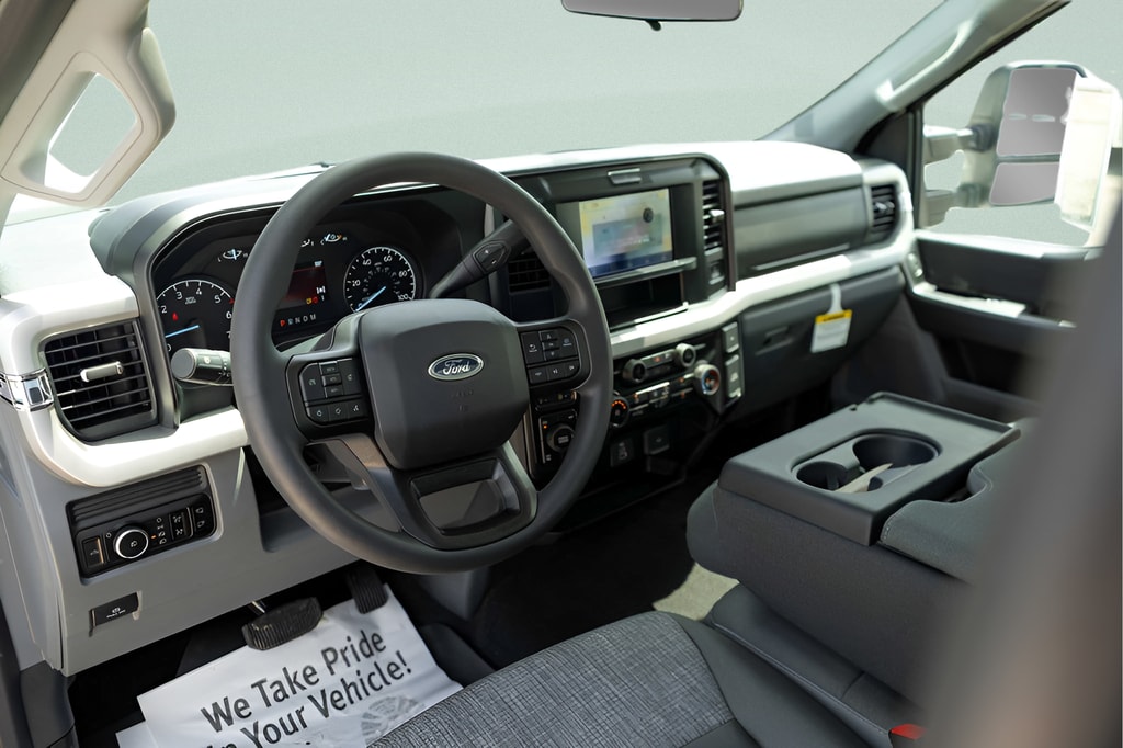 2025 Ford F-350 Super Duty XLT - Photo 16