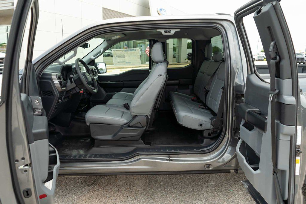 2025 Ford F-150 XL - Photo 12