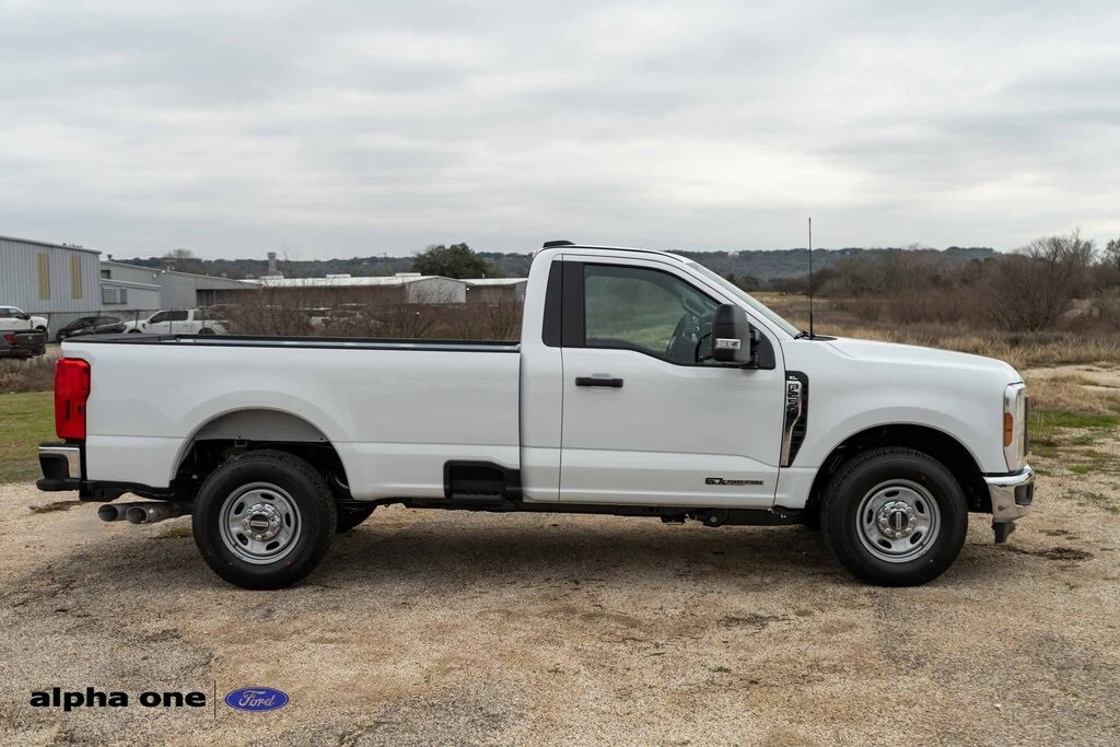 2025 Ford F-250 photo 4