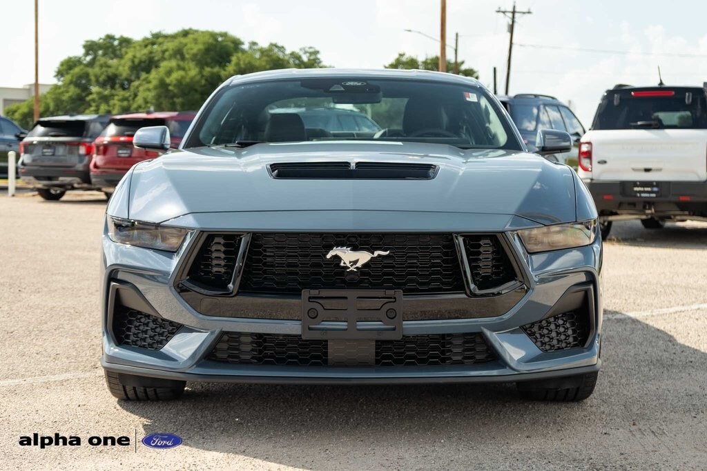 2025 Ford Mustang GT Premium photo 2