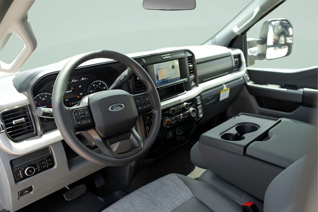 2025 Ford F-350 Super Duty XLT - Photo 16