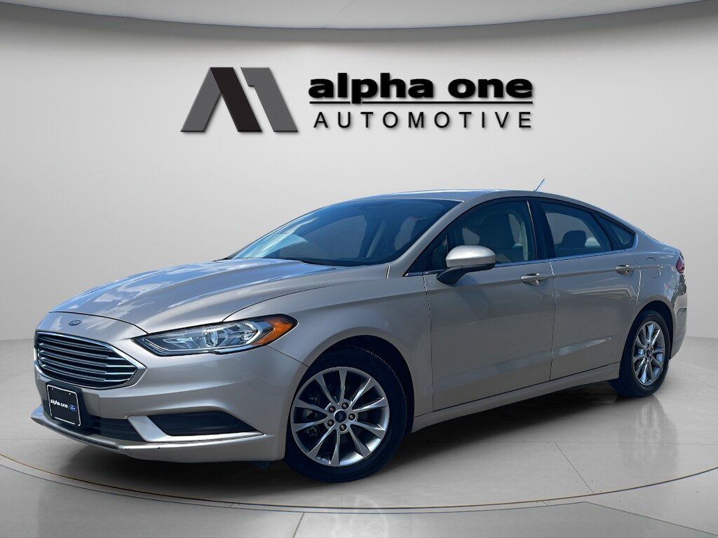 Used 2017 Ford Fusion SE Sedan