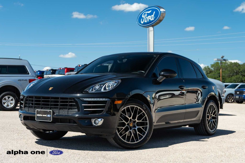 2018 Porsche Macan -'s photo